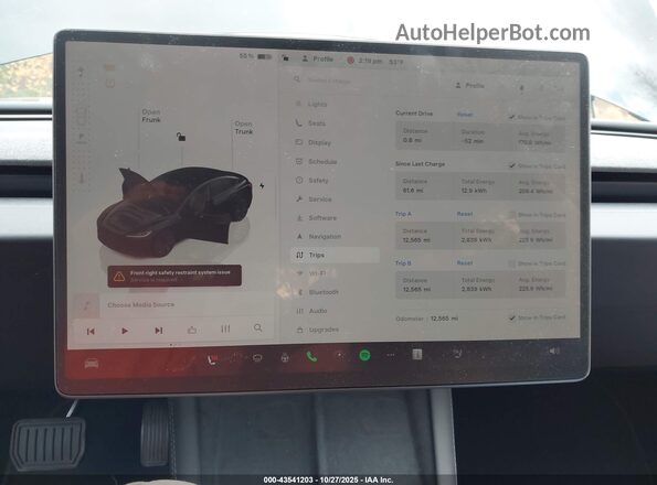 5YJ3E1EB1SF888373 2025 TESLA MODEL 3 Black Widok tylnych siedzeń