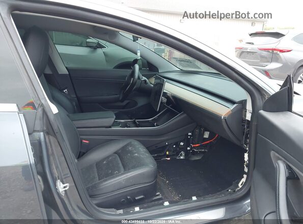 5YJ3E1EB2LF616447 2020 TESLA MODEL 3 Gray Вид салону спереду
