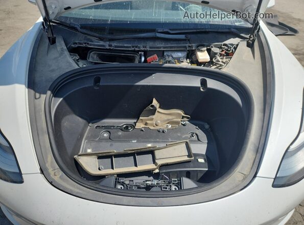 5YJ3E1EB2LF746471 2020 TESLA MODEL Белый Вид задней части салона