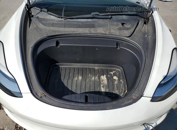 5YJ3E1EB3LF619647 2020 TESLA MODEL White Widok wnętrza z tyłu