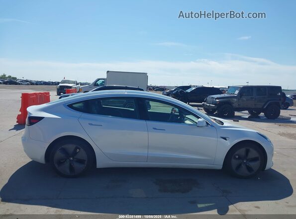 5YJ3E1EB3LF650669 2020 TESLA MODEL 3 White 360 interior view
