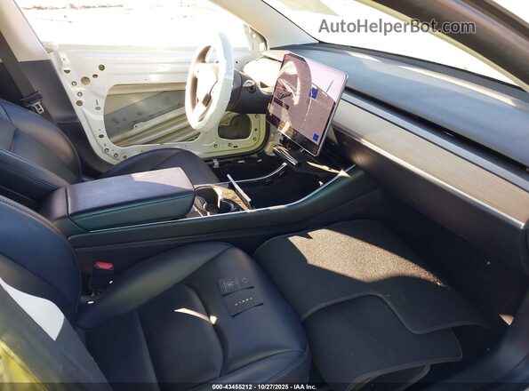 5YJ3E1EB4LF803253 2020 TESLA MODEL 3 White Вид салону спереду