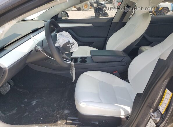 5YJ3E1EB4NF261638 2022 TESLA MODEL Серый Вид салона спереди