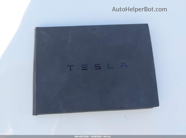 5YJ3E1EB4NF341442 2022 TESLA MODEL 3 White Vista del salpicadero