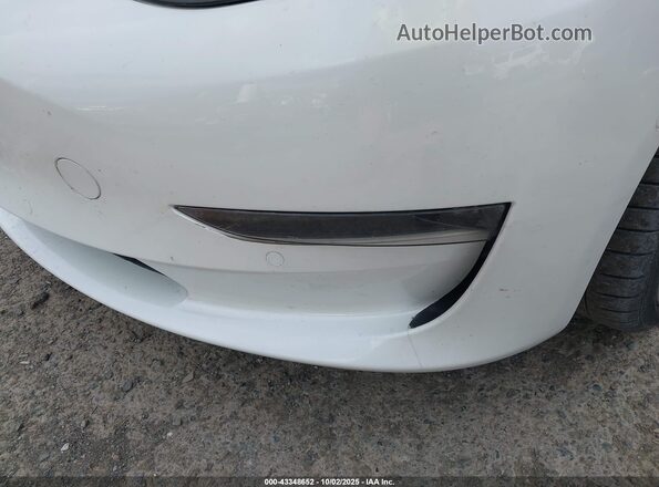 5YJ3E1EB9JF073899 2018 TESLA MODEL 3 White Front view