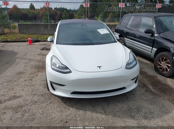 5YJ3E1EB9JF073899 2018 TESLA MODEL 3 White Instrument cluster view
