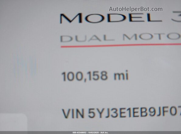 5YJ3E1EB9JF073899 2018 TESLA MODEL 3 White 