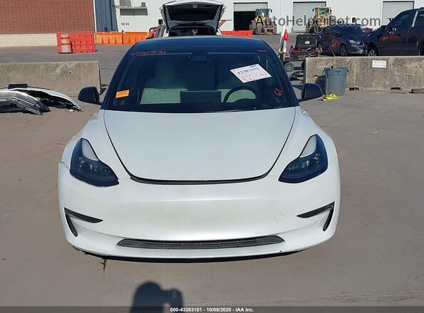 5YJ3E1EC8NF124713 2022 TESLA MODEL 3 White Vista del salpicadero
