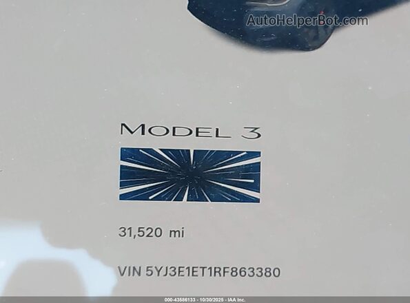 5YJ3E1ET1RF863380 2024 TESLA MODEL 3 Gray Հետևի նստատեղերի տեսք