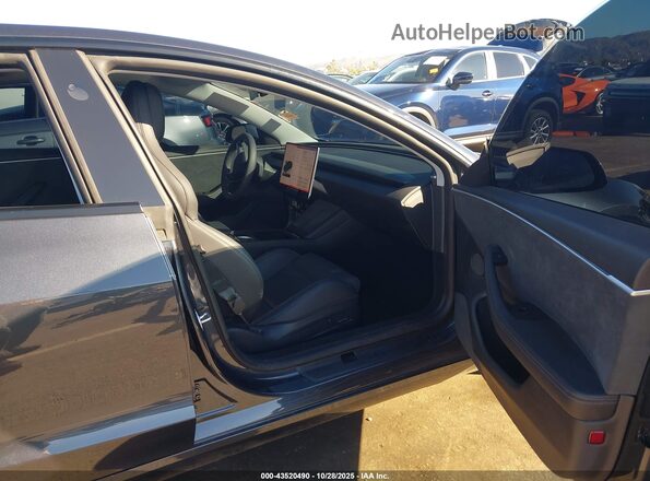 5YJ3E1ET4RF906352 2024 TESLA MODEL 3 Gray Вид салону спереду