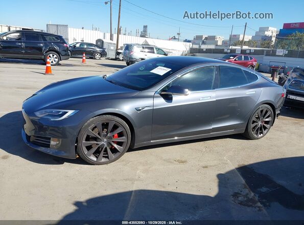 5YJSA1E46KF313596 2019 TESLA MODEL S Gray Vista interior trasera