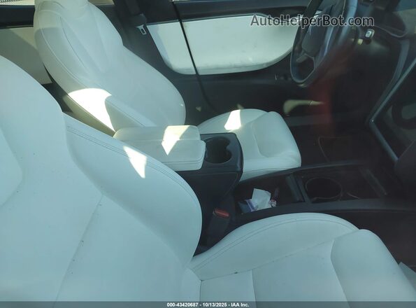 5YJSA1E48LF369718 2020 TESLA MODEL S Черный Вид салона спереди