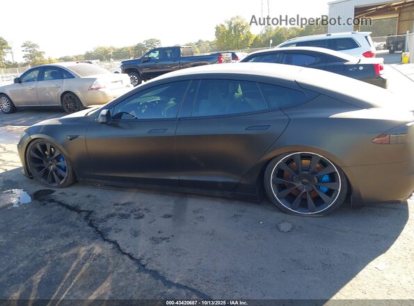 5YJSA1E48LF369718 2020 TESLA MODEL S Черный Вид задней части салона