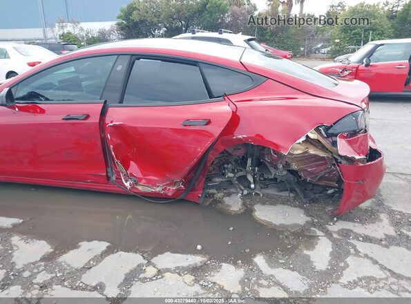 5YJSA1E50NF475575 2022 TESLA MODEL S Red Widok z przodu