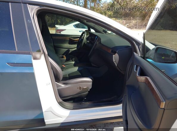 5YJXCBE25LF239058 2020 TESLA MODEL X Белый Вид салона спереди
