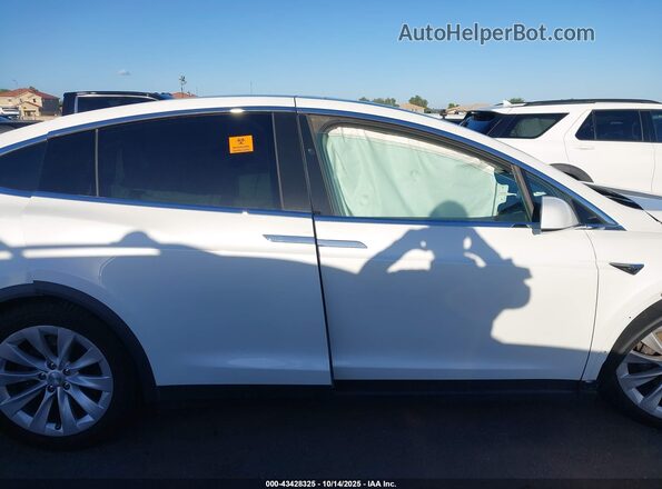 5YJXCBE29KF180207 2019 TESLA MODEL X Белый Панорамный вид салона 360°