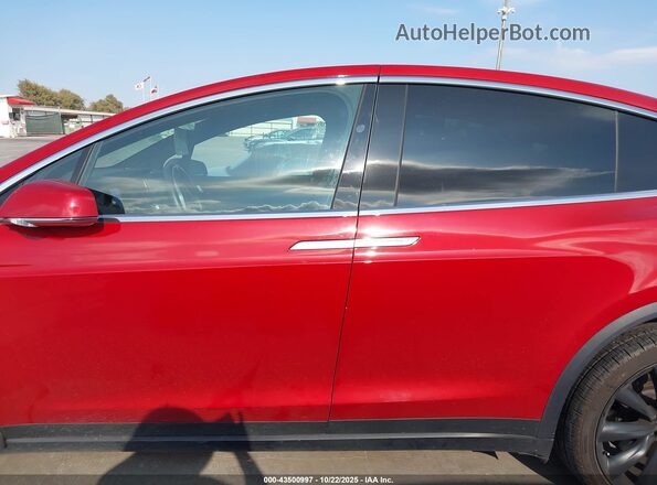 5YJXCBE49KF183089 2019 TESLA MODEL X Красный Панорамный вид салона 360°