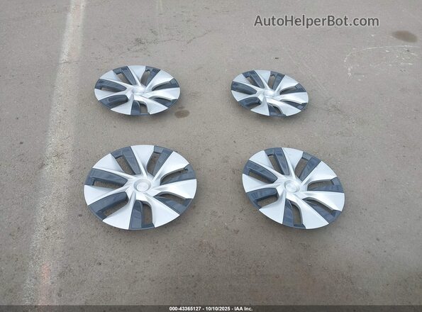 5YJYGAEE8MF218784 2021 TESLA MODEL Y Черный Вид щитка приборов