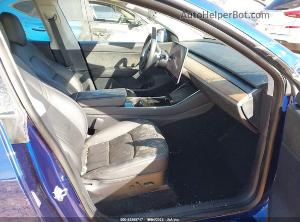 5YJYGDEE0LF011757 2020 TESLA MODEL Y Blue Вид салону спереду
