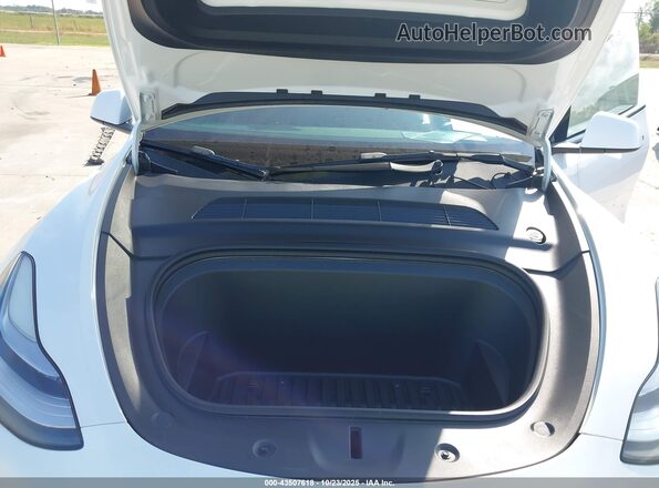 5YJYGDEE2MF174296 2021 TESLA MODEL Y Белый Вид сзади