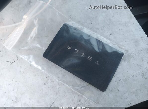 5YJYGDEE4LF011180 2020 TESLA MODEL Y Gray Առջևի վահանակի տեսք