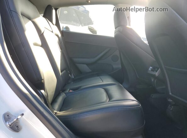 5YJYGDEE4LF058290 2020 TESLA MODEL White Vista interior trasera