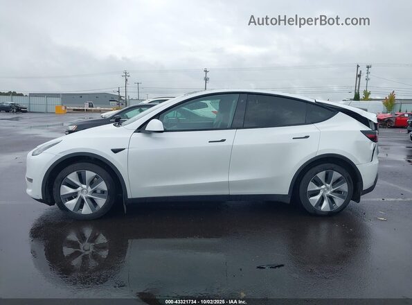 5YJYGDEE7LF057490 2020 TESLA MODEL Y White სალონის 360-გრადუსიანი ხედი