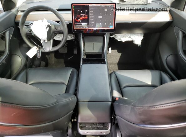 5YJYGDEE8LF047454 2020 TESLA MODEL Красный Вид панели приборов