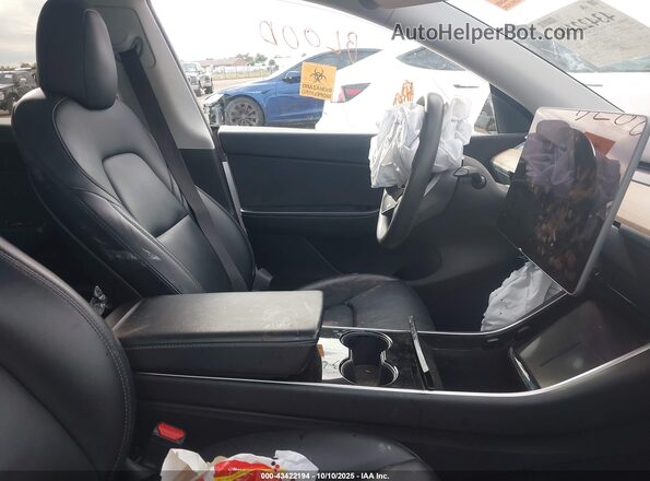 5YJYGDEE8LF052749 2020 TESLA MODEL Y Белый Вид салона спереди
