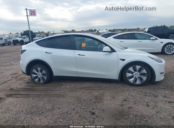 5YJYGDEE8LF052749 2020 TESLA MODEL Y Белый Вид задней части салона