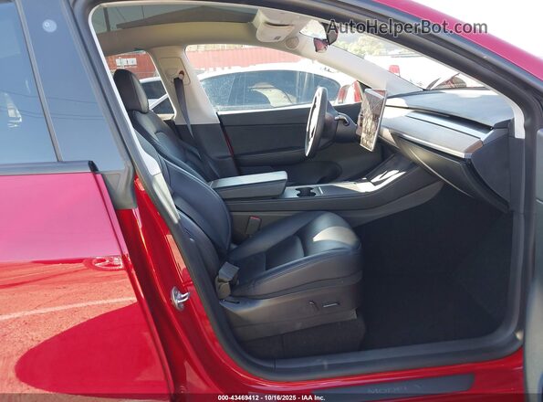5YJYGDEE8MF203817 2021 TESLA MODEL Y Красный Вид салона спереди