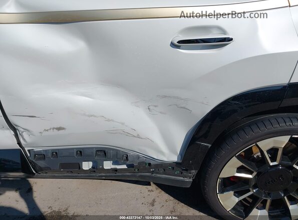 5YM23CS04S9Z08259 2025 BMW XM Белый Вид спереди