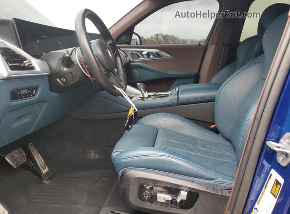 5YM23CS07P9R61772 2023 BMW XM Blue Widok wnętrza z przodu