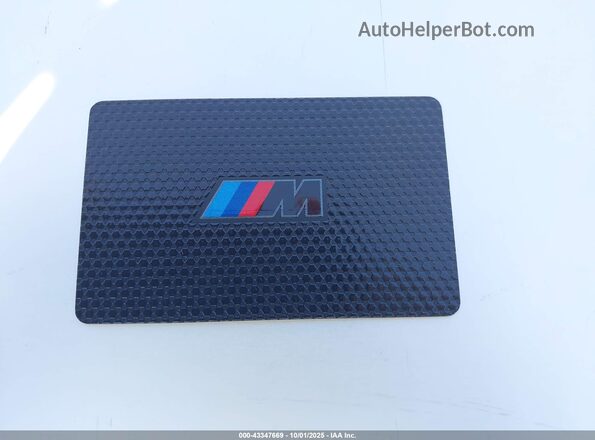 5YM23CS08R9V37679 2024 BMW XM Black წინა პანელის ხედი