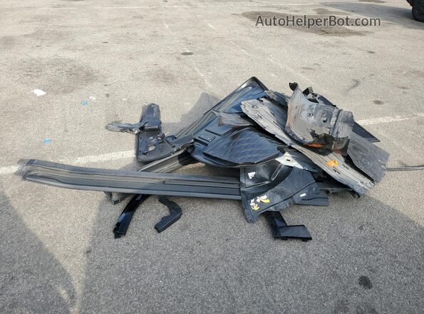 5YM33CS04R9U57056 2024 BMW XM Gray Вид наклейки з VIN-кодом