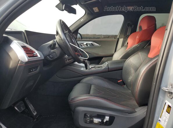 5YM33CS04R9U57056 2024 BMW XM Gray Вид салону спереду