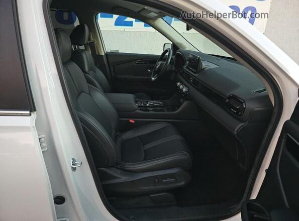 5FNYG1H45RB008220 2024 HONDA PILOT White Rear view