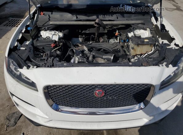 SADCJ2GX2JA235136 2018 JAGUAR F-PACE White 