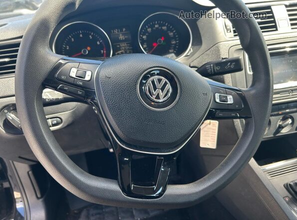 3VW267AJ2GM323350 2016 VOLKSWAGEN JETTA Black 