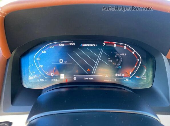 WBAGV8C01MCG76388 2021 BMW M8 White Vista del cuadro de instrumentos