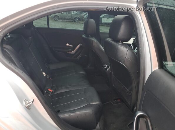 W1K3G4FB9NJ365955 2022 MERCEDES-BENZ A-CLASS Silver Widok wnętrza z tyłu