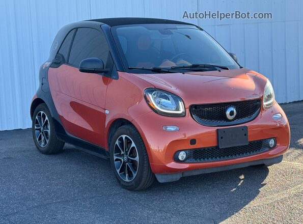 WMEFJ9BAXHK230583 2017 SMART FORTWO Orange Rear left