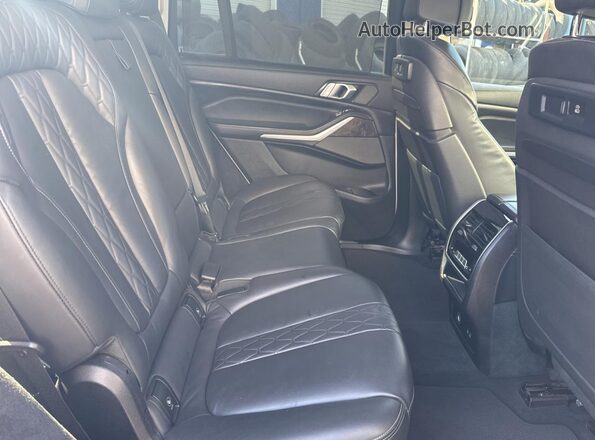 5UXCW2C01L9B07305 2020 BMW X7 White Սալոնի դիմացի տեսք