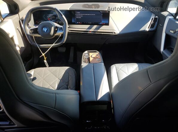WB523CF07RCN65894 2024 BMW IX Gray Սարքավորումների վահանակի տեսք