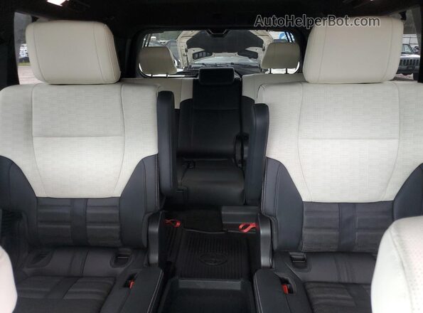 7SVAAABA5PX008924 2023 TOYOTA SEQUOIA Gray უკანა სალონის ხედი