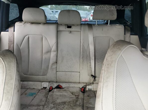 WBX47DP07NN155863 2022 BMW X3 White Widok wnętrza z tyłu