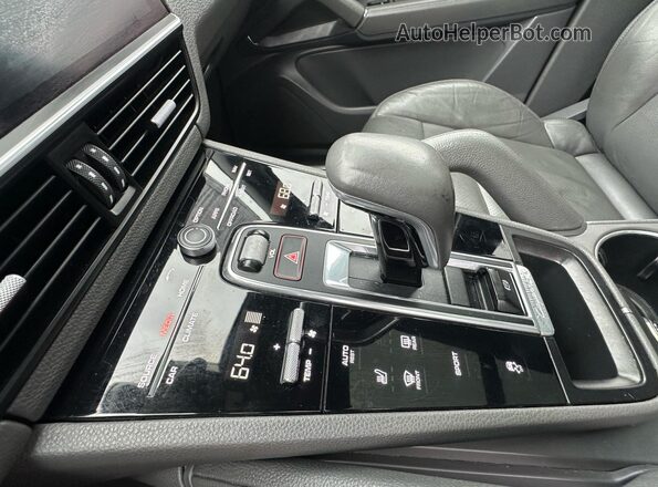 WP1AA2AY7LDA05841 2020 PORSCHE CAYENNE Black Widok naklejki z numerem VIN
