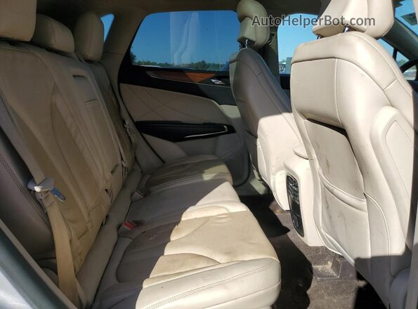 5LMCJ2C91JUL20690 2018 LINCOLN MKC Серебряный 