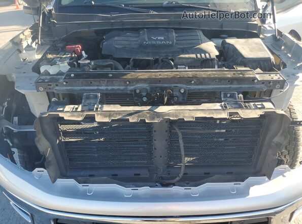 1N6AA1EDXLN501808 2020 NISSAN TITAN Silver Widok komory silnika