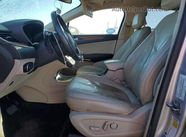 5LMCJ2C91JUL20690 2018 LINCOLN MKC Серебряный 